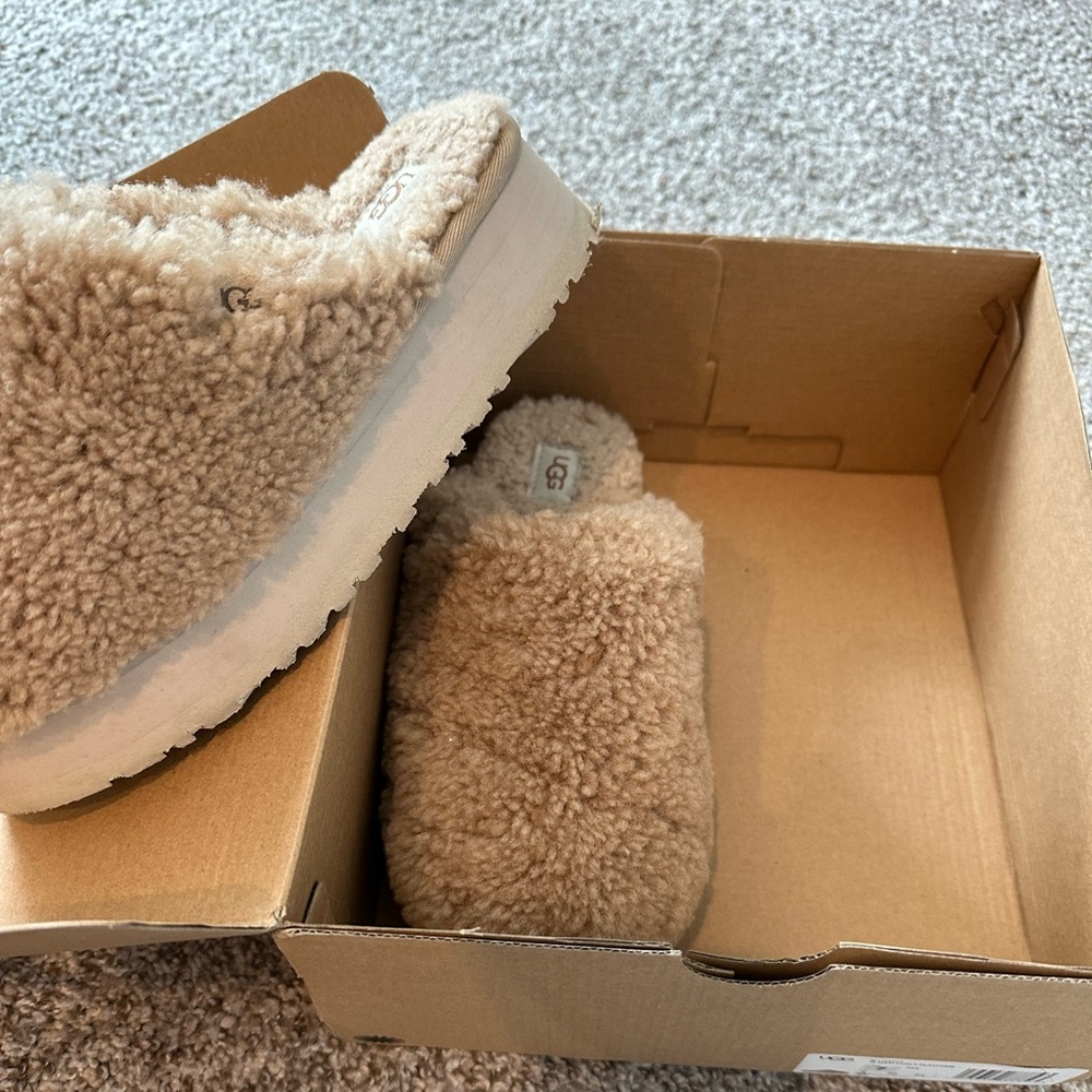 Ugg Platform Maxi Curly